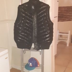 Omavis mens black puff vest